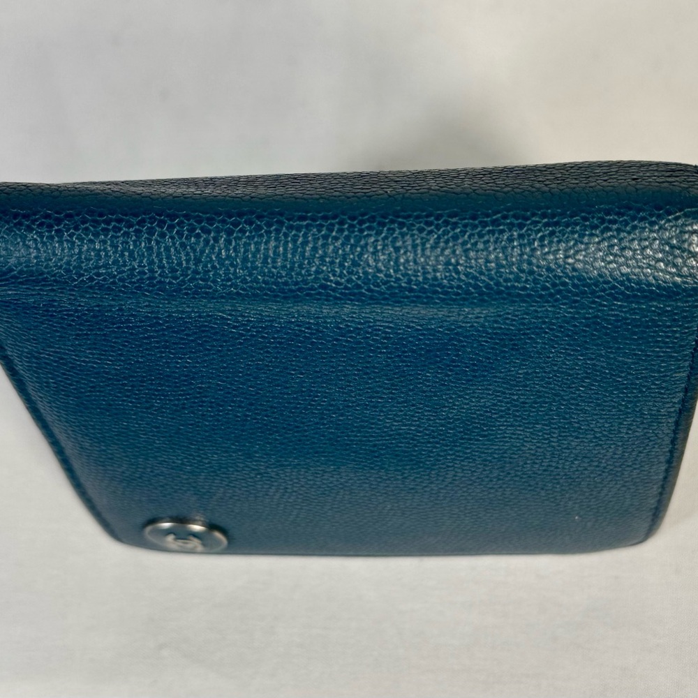 Chanel Caviar Bifold Wallet blue EUC with box - Picture 3 of 12